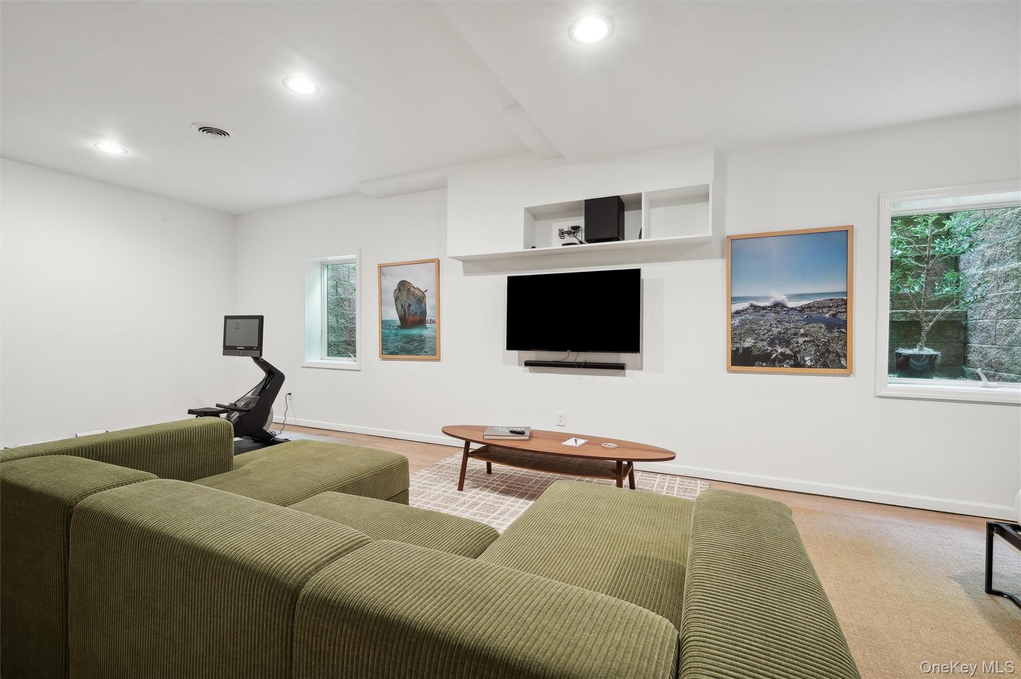 409 Old Canoe Place Road, Southampton, NY 11968