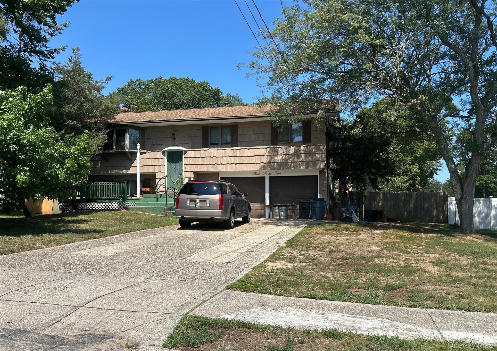 335 Babylon Street, Islip Terrace, NY 11752