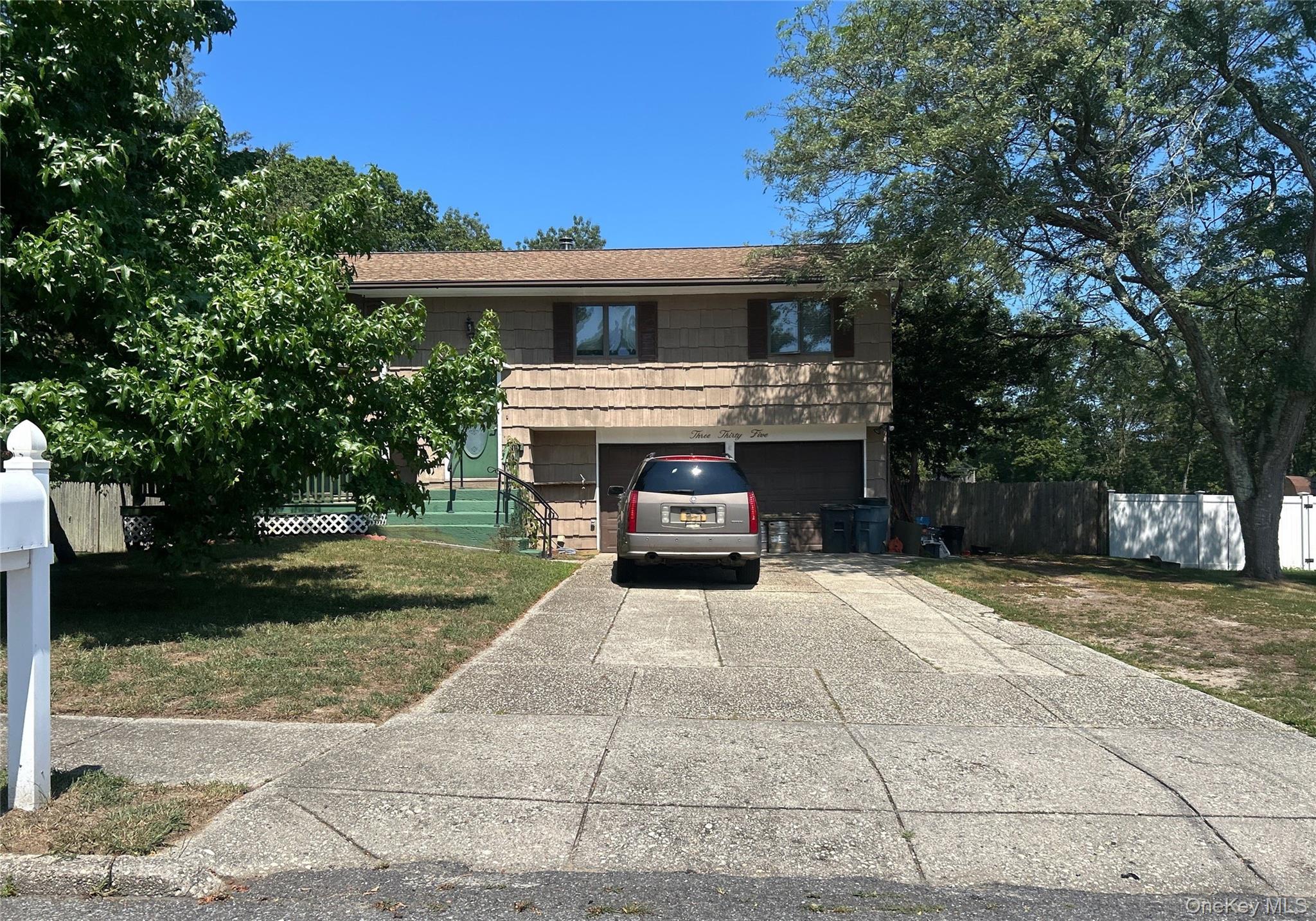 335 Babylon Street, Islip Terrace, NY 11752