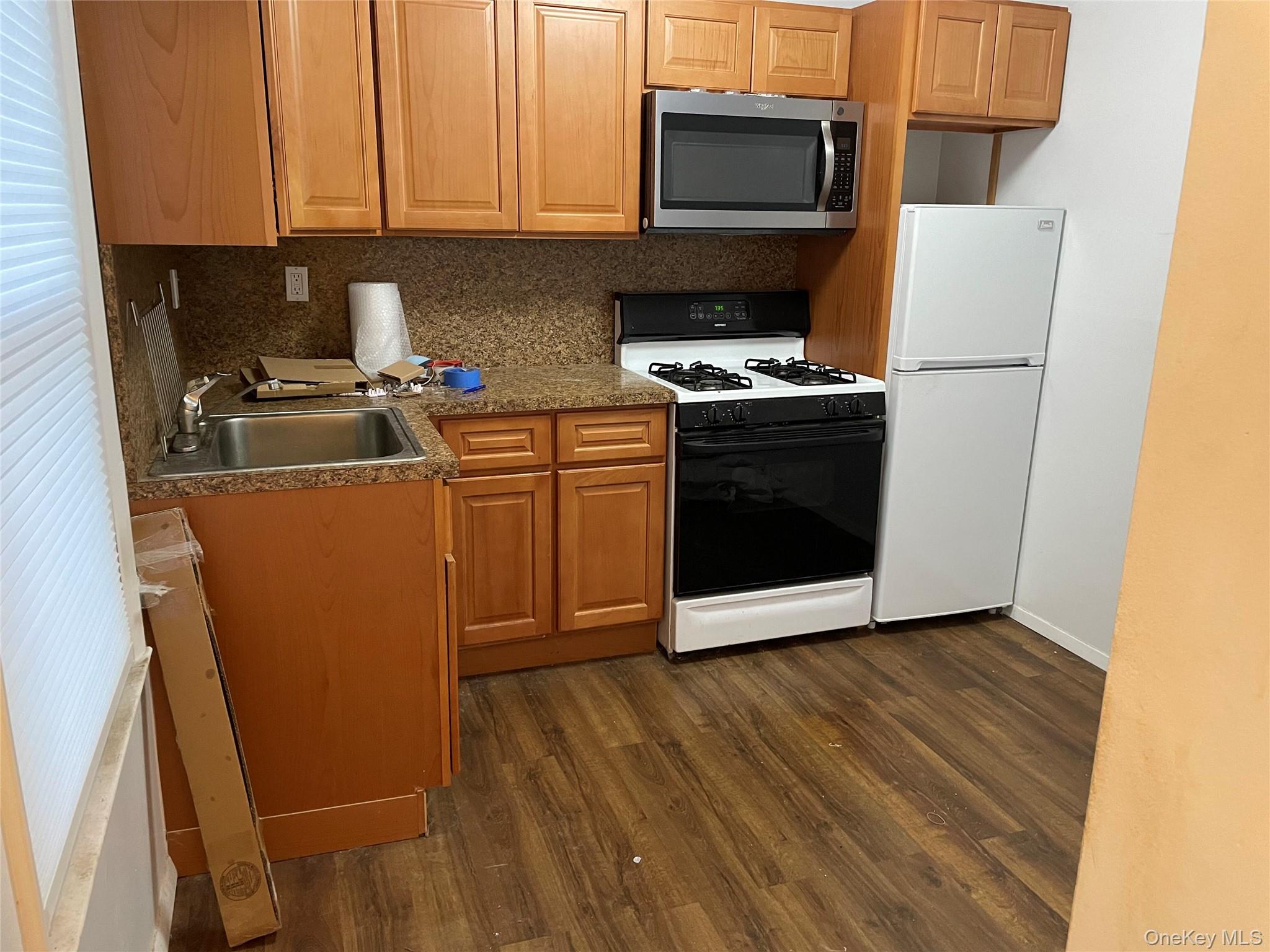 7 N Maryland Avenue, Port Washington, NY 11050