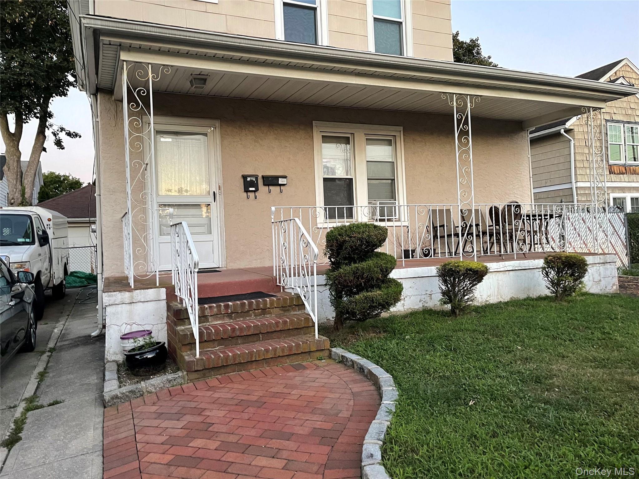 7 N Maryland Avenue, Port Washington, NY 11050