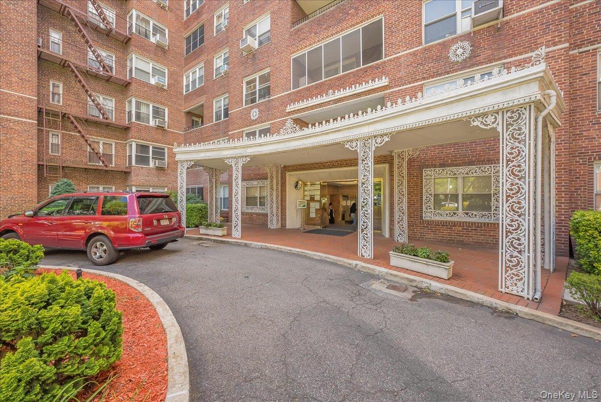 67-66 108th Street # B31, Forest Hills, NY 11375