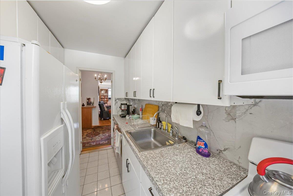 67-66 108th Street # B31, Forest Hills, NY 11375