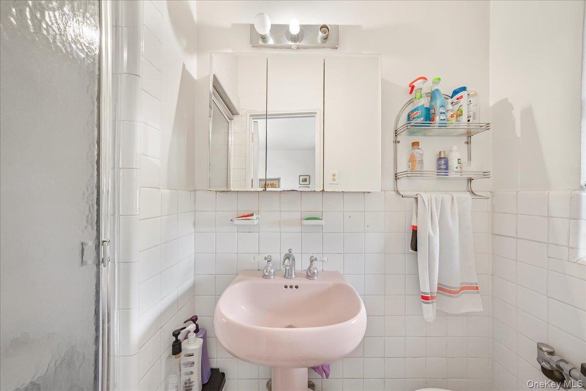 67-66 108th Street # B31, Forest Hills, NY 11375