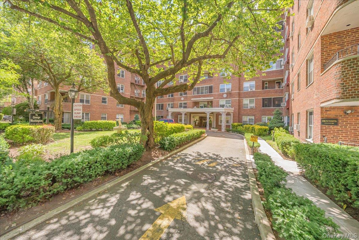 67-66 108th Street # B31, Forest Hills, NY 11375