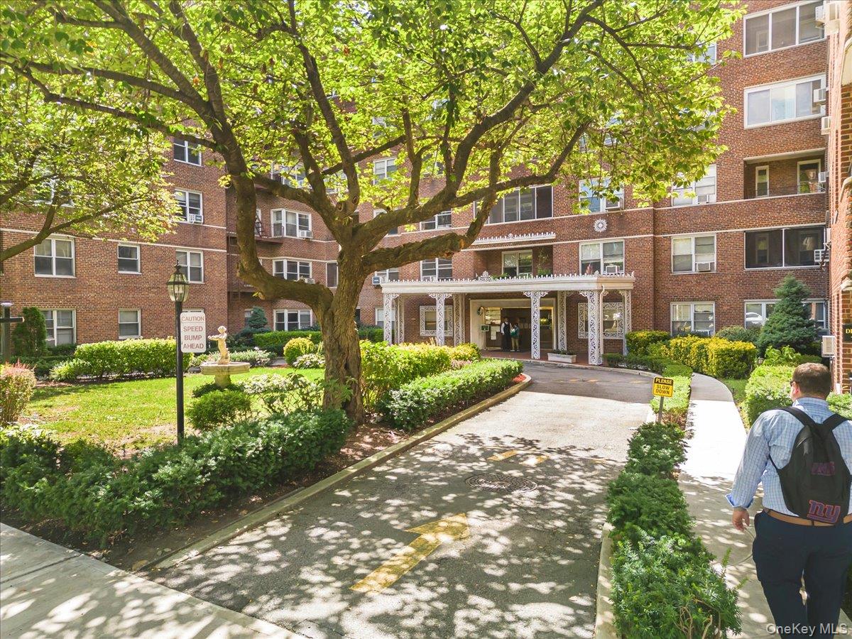 67-66 108th Street # B31, Forest Hills, NY 11375