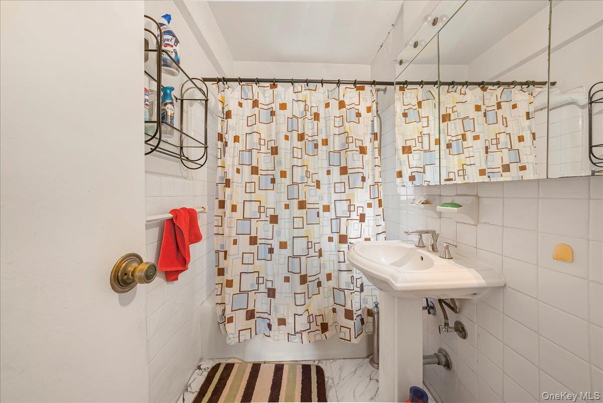 67-66 108th Street # B31, Forest Hills, NY 11375