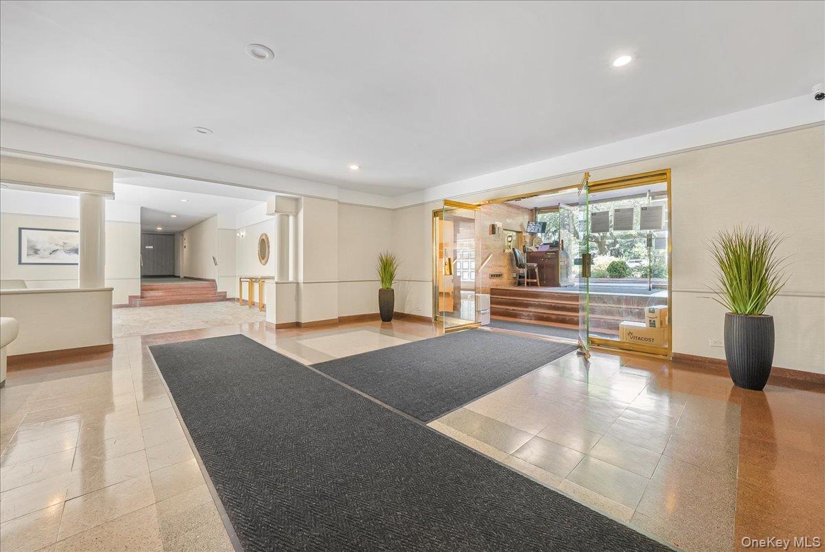 67-66 108th Street # B31, Forest Hills, NY 11375