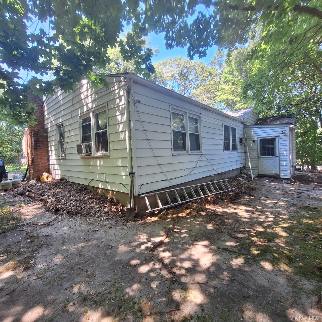 40 Christian Avenue, Setauket, NY 11733