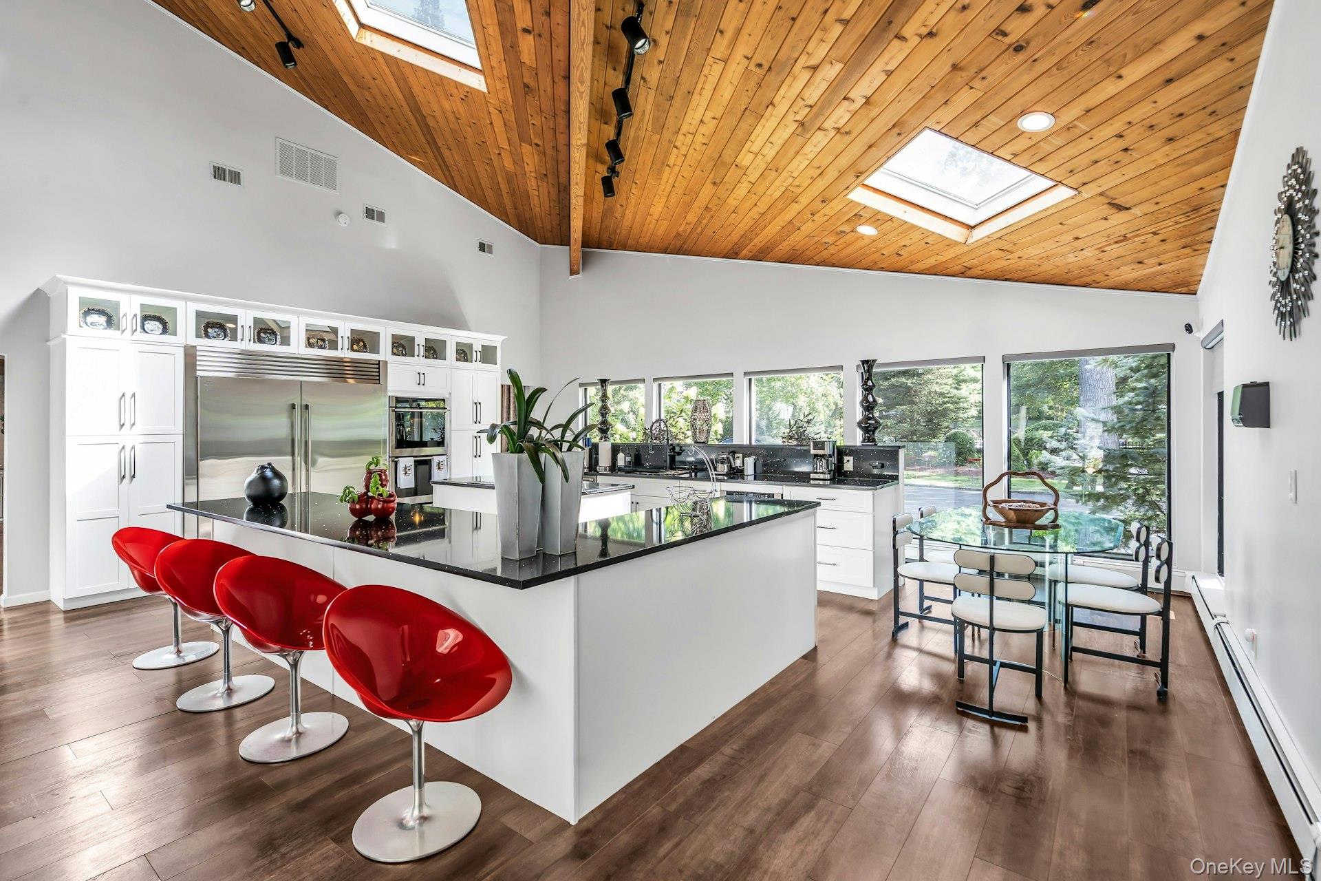 5 Carol Lane, Upper Brookville, NY 11545