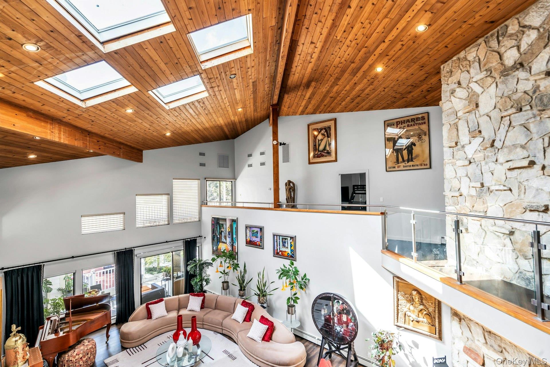 5 Carol Lane, Upper Brookville, NY 11545