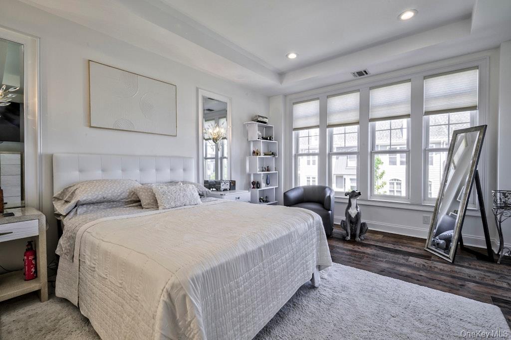 323 Roosevelt Way, Westbury, NY 11590