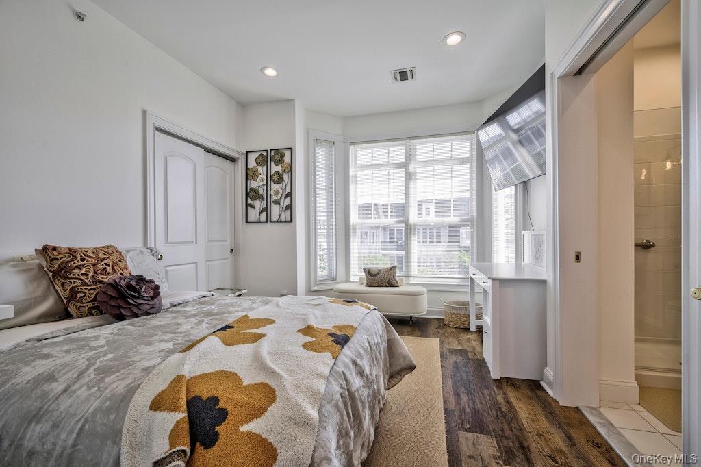 323 Roosevelt Way, Westbury, NY 11590