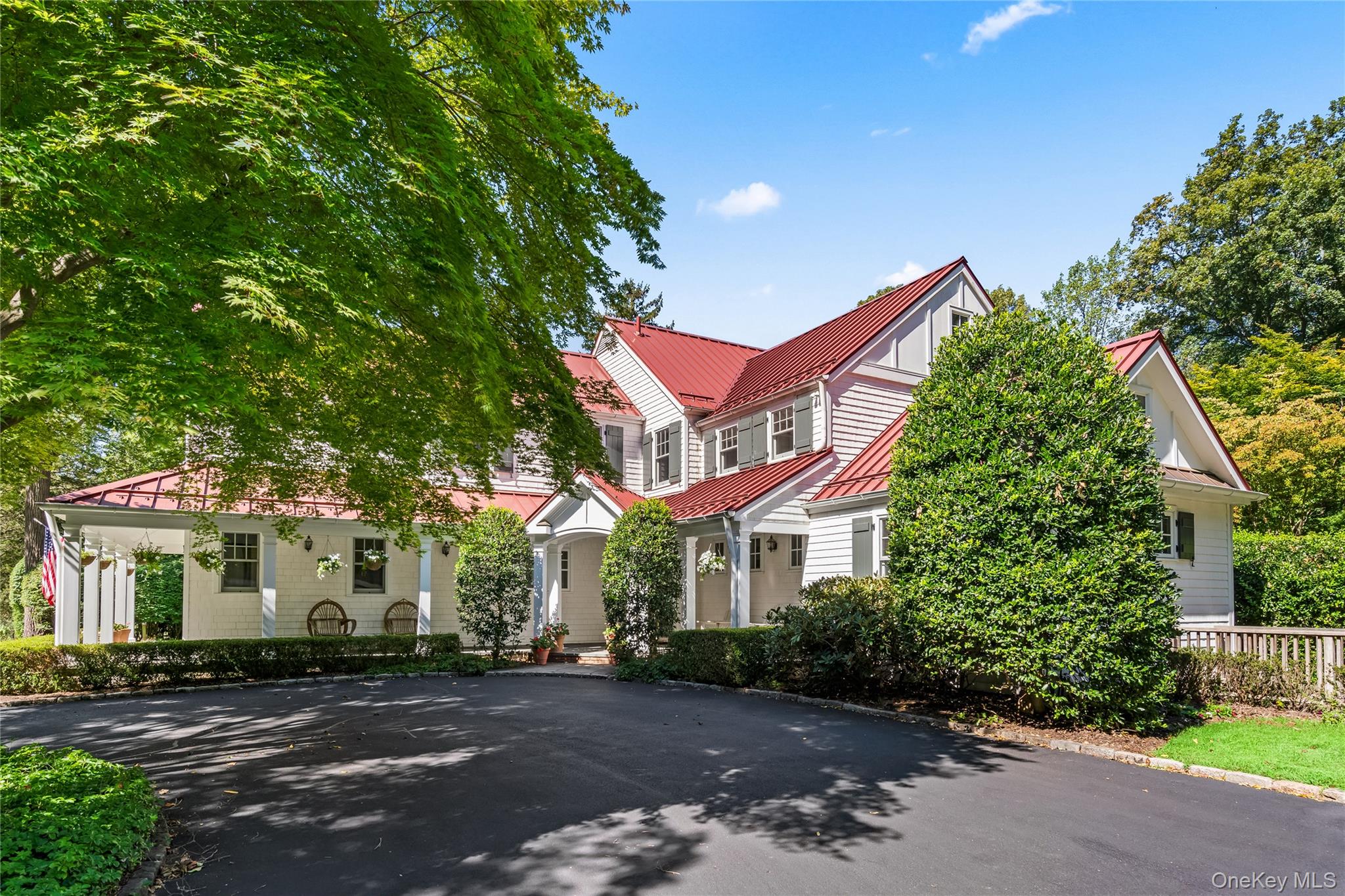 21 E Gate Road, Lloyd Harbor, NY 11743