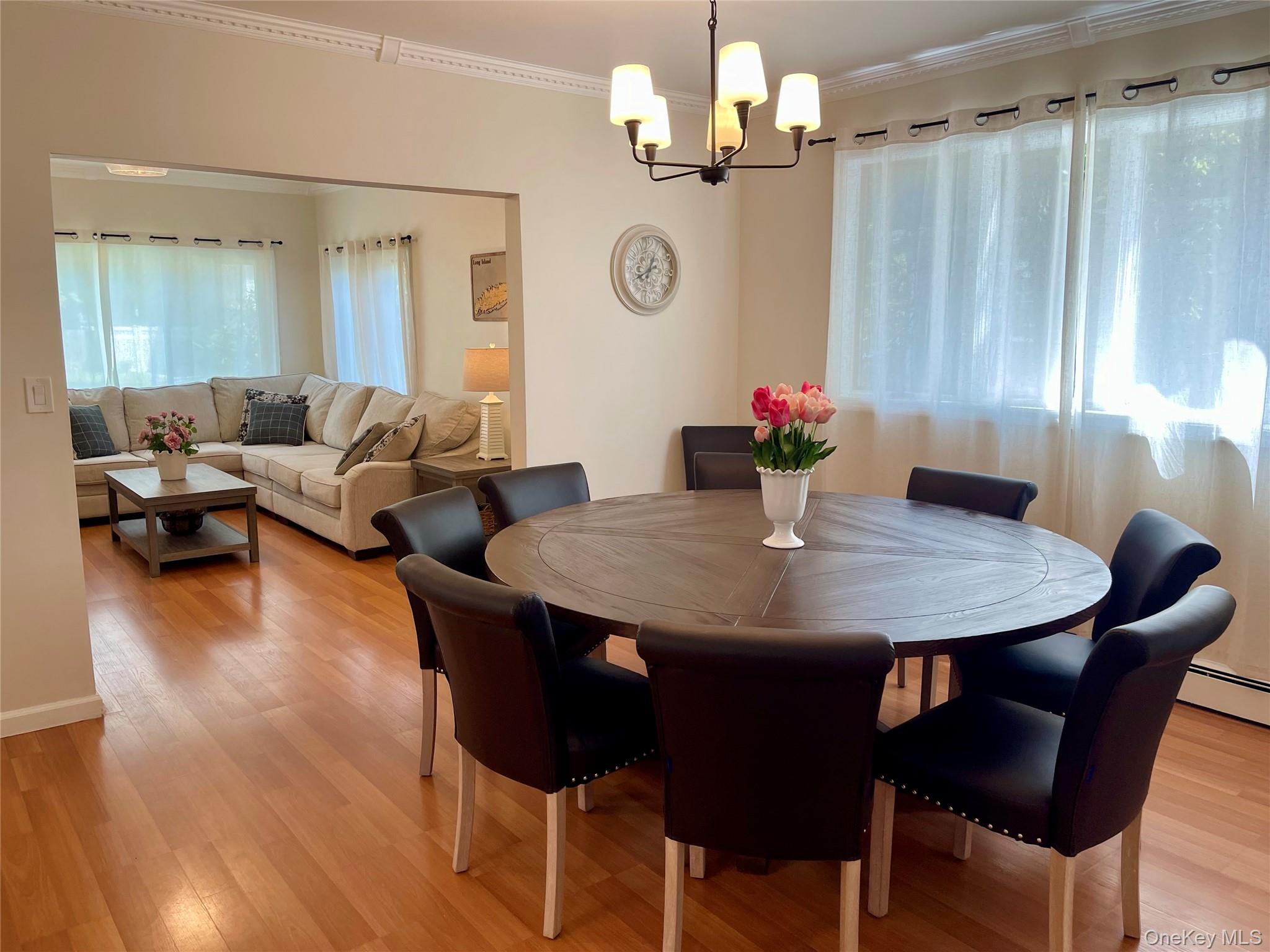 32 Beechwood Street, Farmingdale, NY 11735