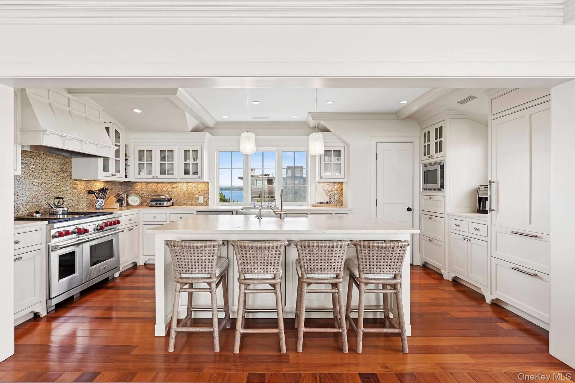 167 Dune Road, Bridgehampton, NY 11932