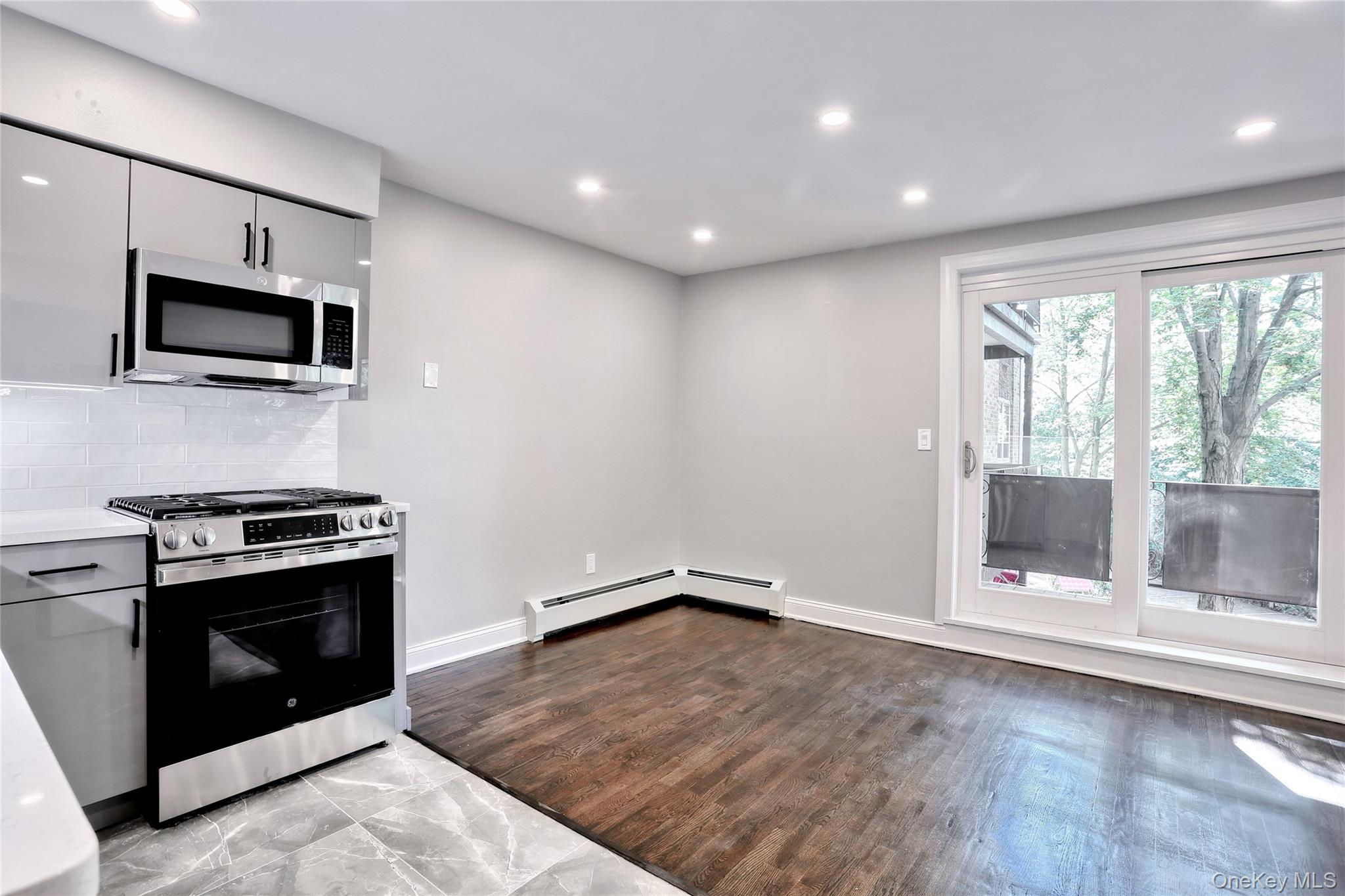 242 Kearsing Parkway # D, Monsey, NY 10952