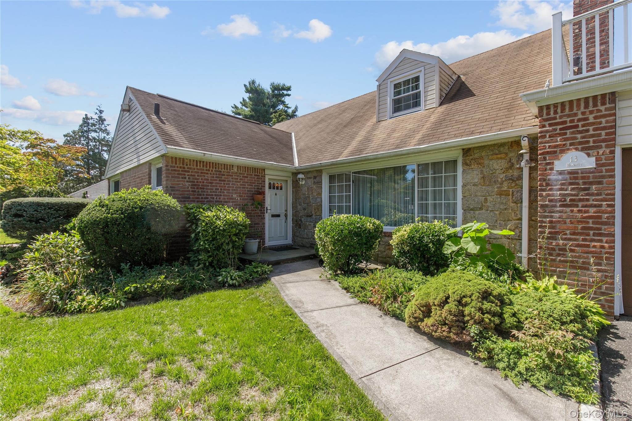 13 Linda Road, Port Washington, NY 11050