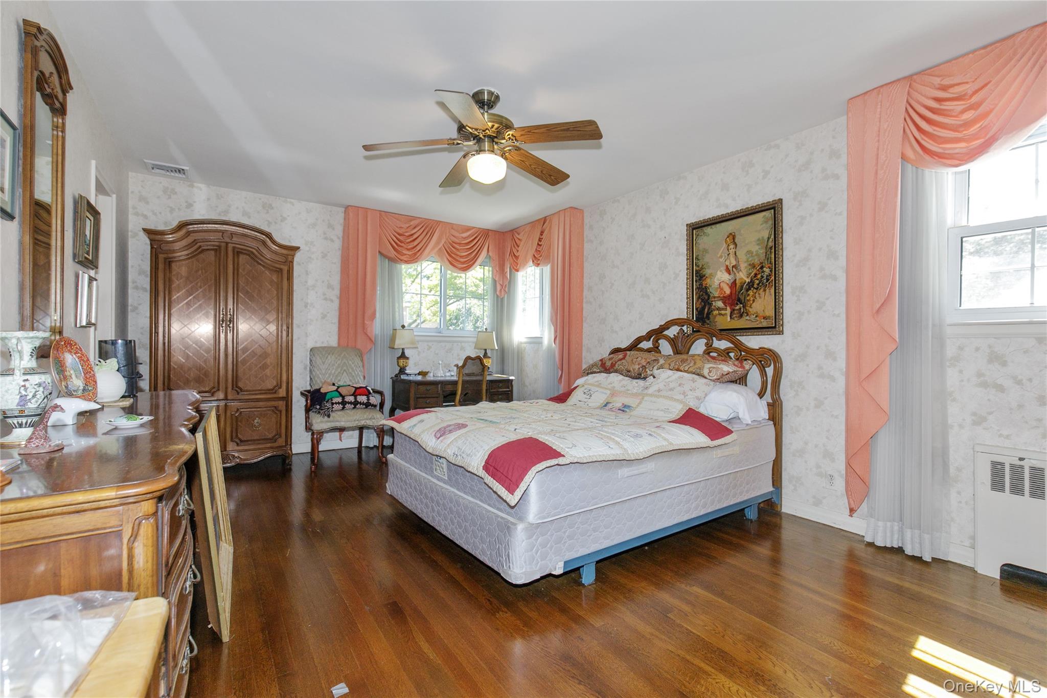 13 Linda Road, Port Washington, NY 11050