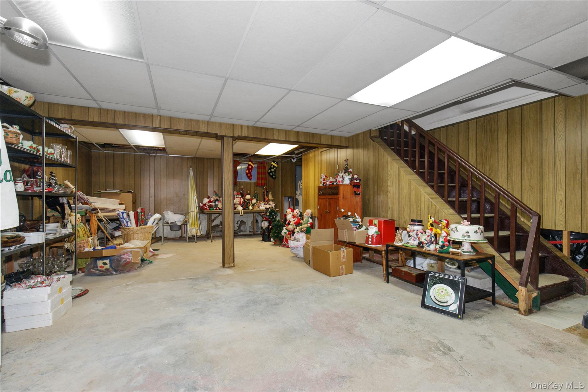 13 Linda Road, Port Washington, NY 11050