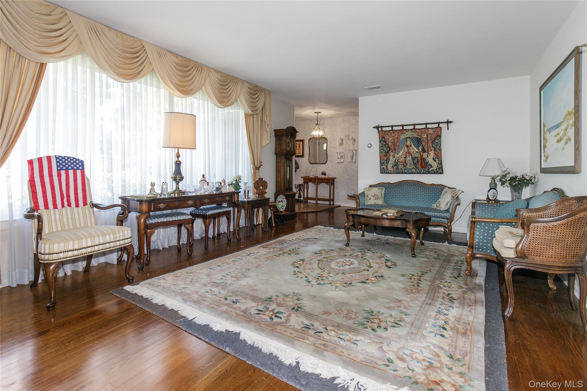 13 Linda Road, Port Washington, NY 11050