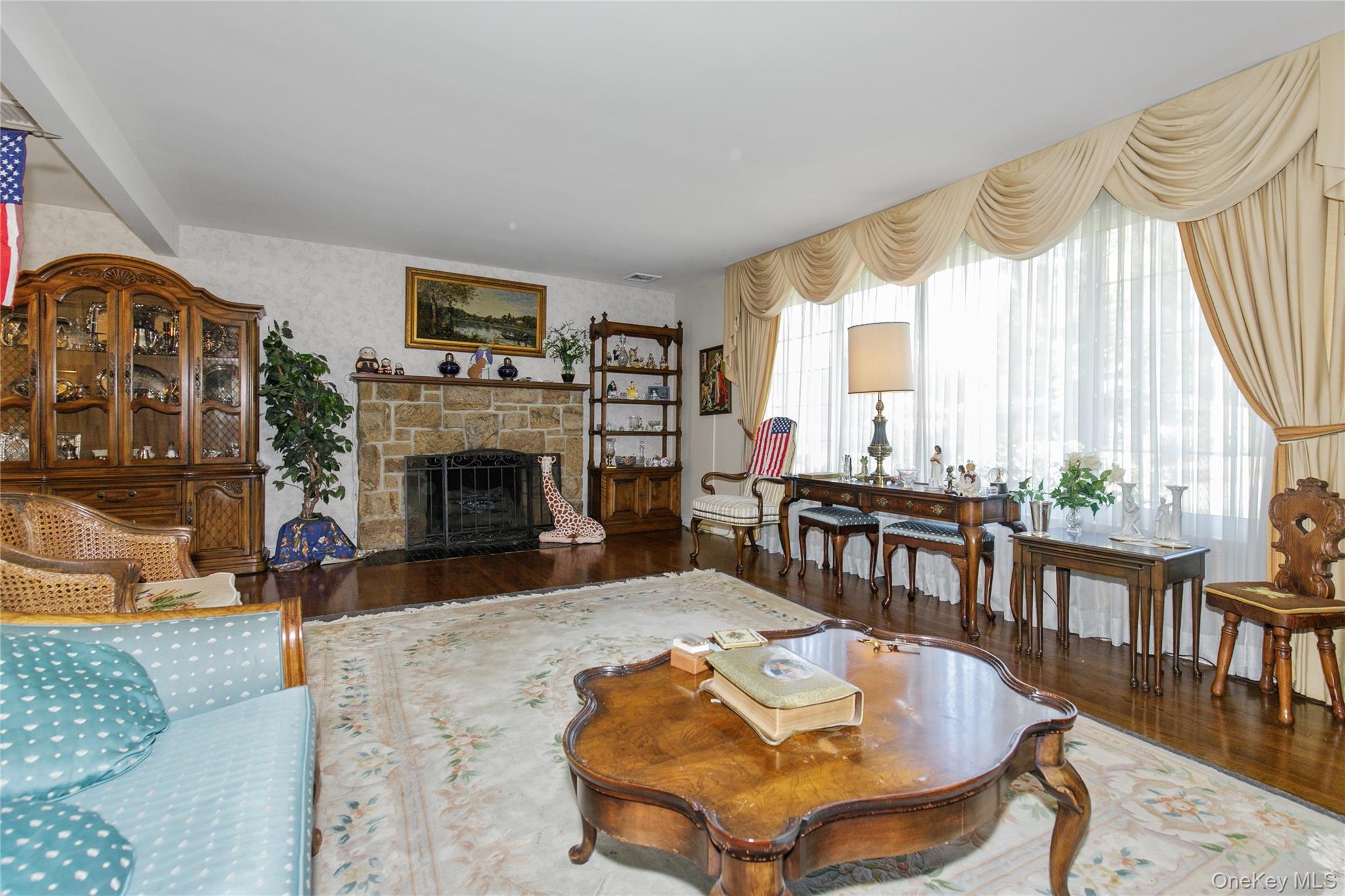 13 Linda Road, Port Washington, NY 11050