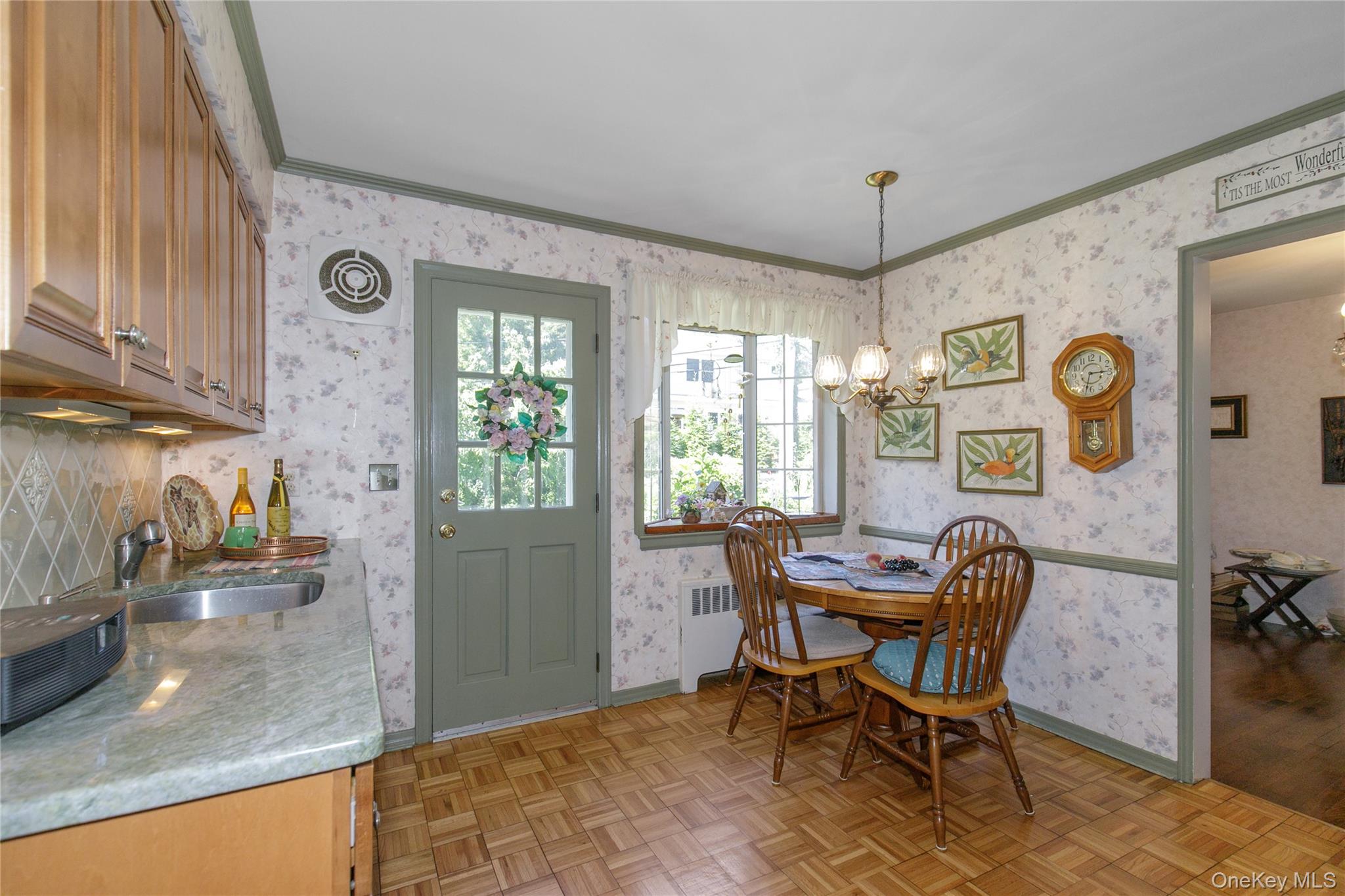 13 Linda Road, Port Washington, NY 11050