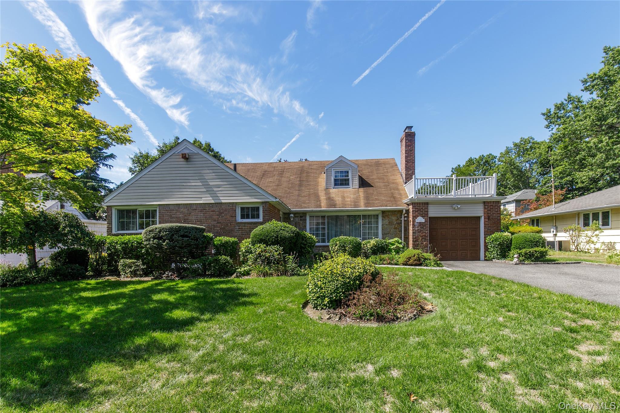 13 Linda Road, Port Washington, NY 11050