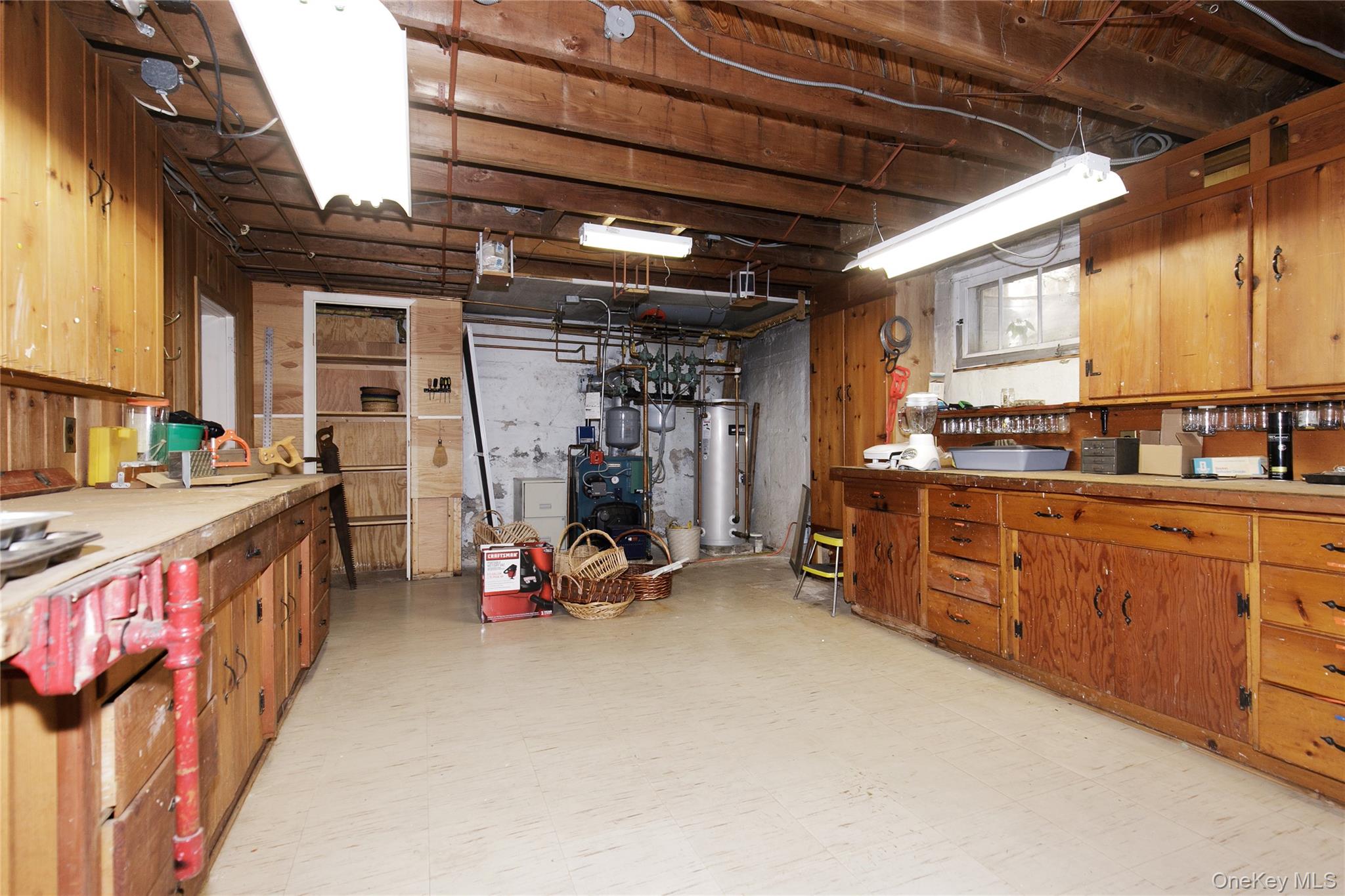 13 Linda Road, Port Washington, NY 11050