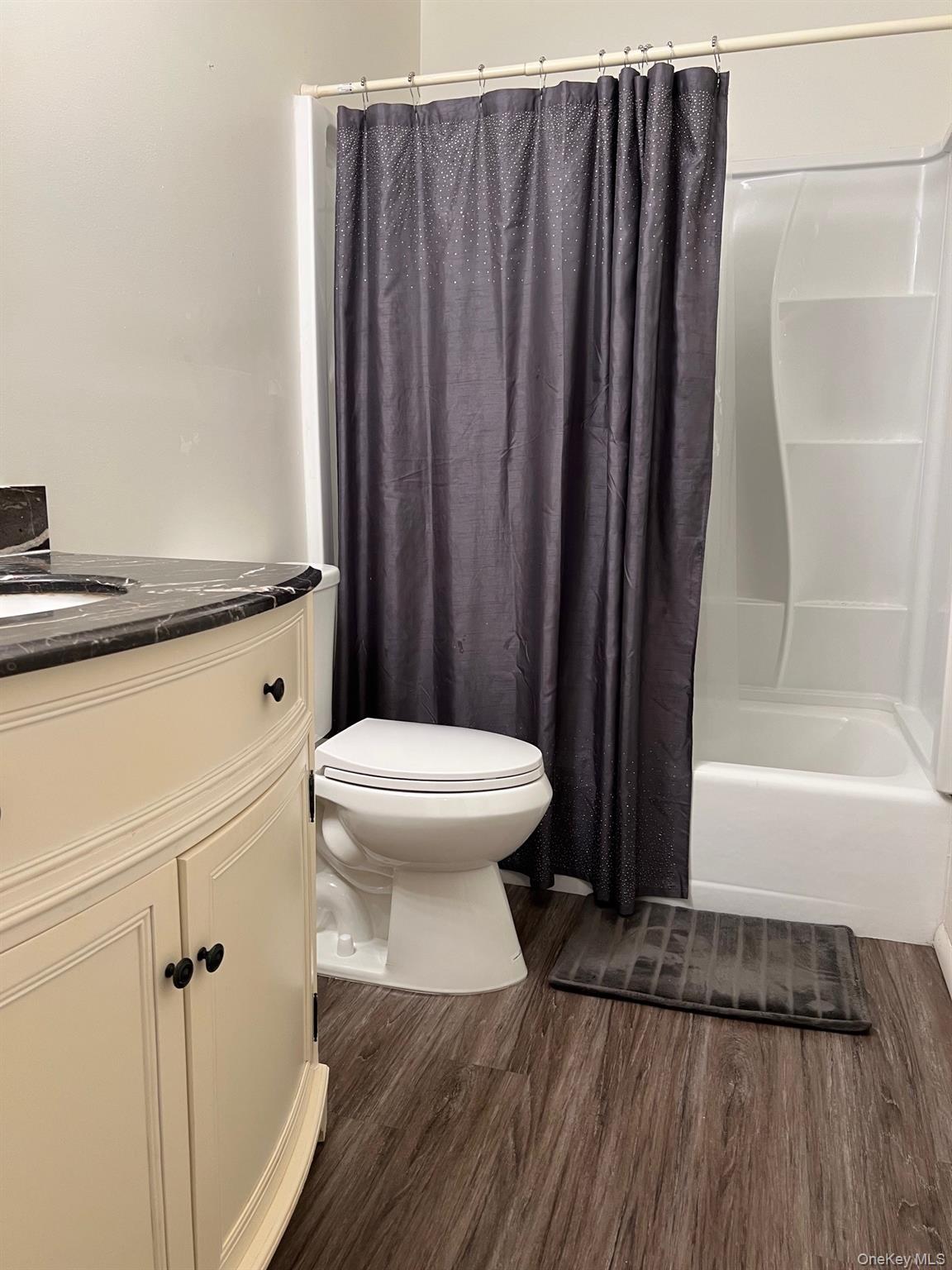 1006 Holly Walk, Poughkeepsie, NY 12603