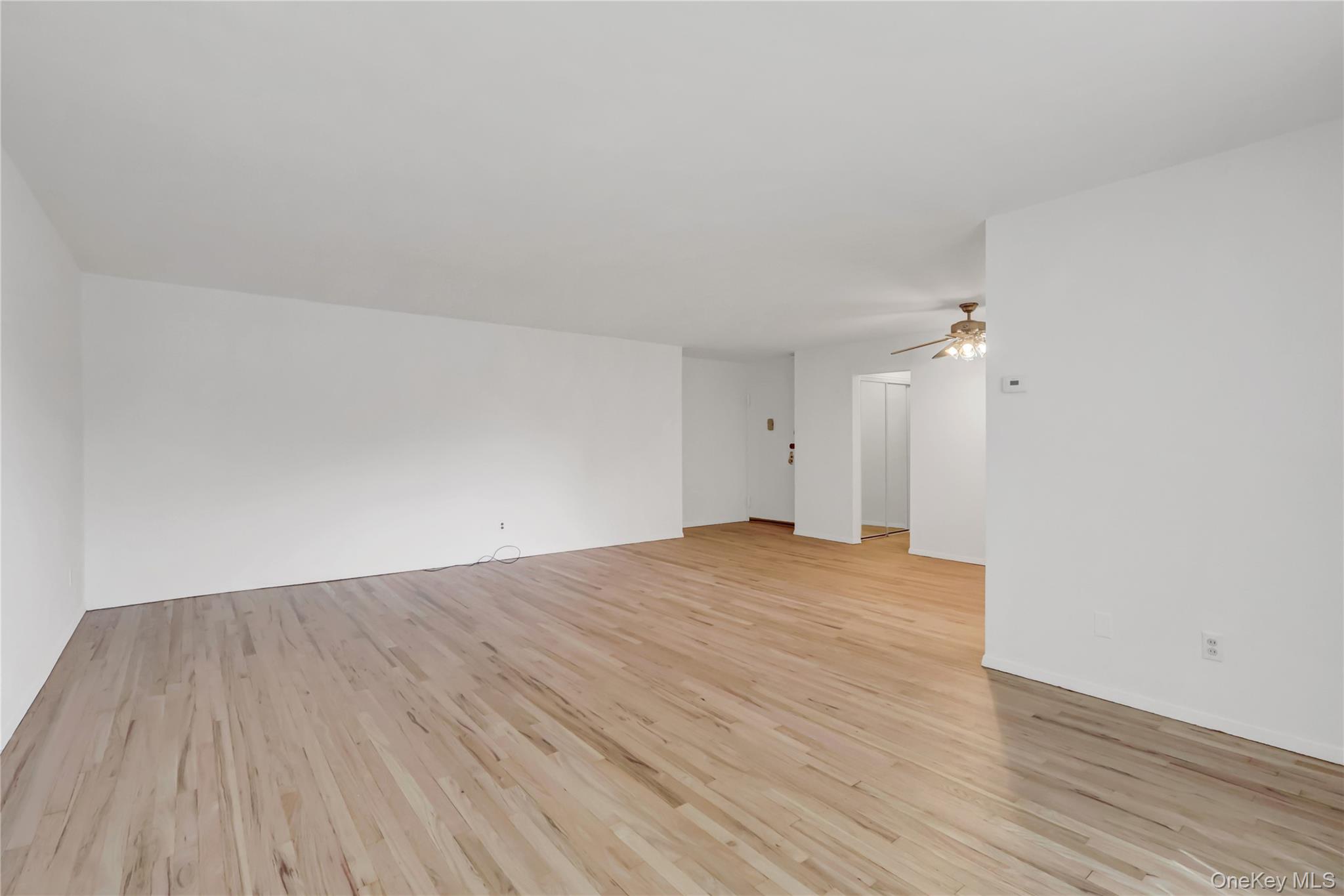 742 Deer Park Avenue # 8B, North Babylon, NY 11703