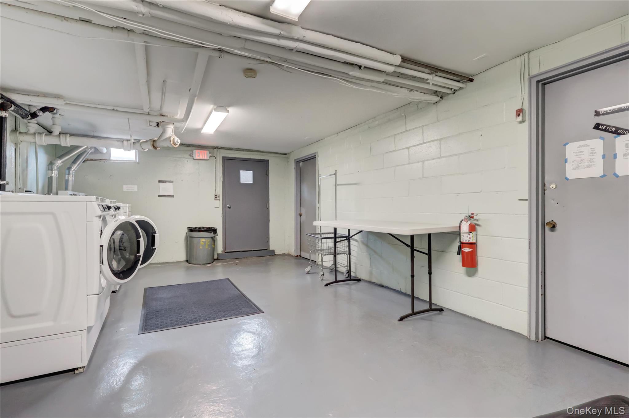 742 Deer Park Avenue # 8B, North Babylon, NY 11703