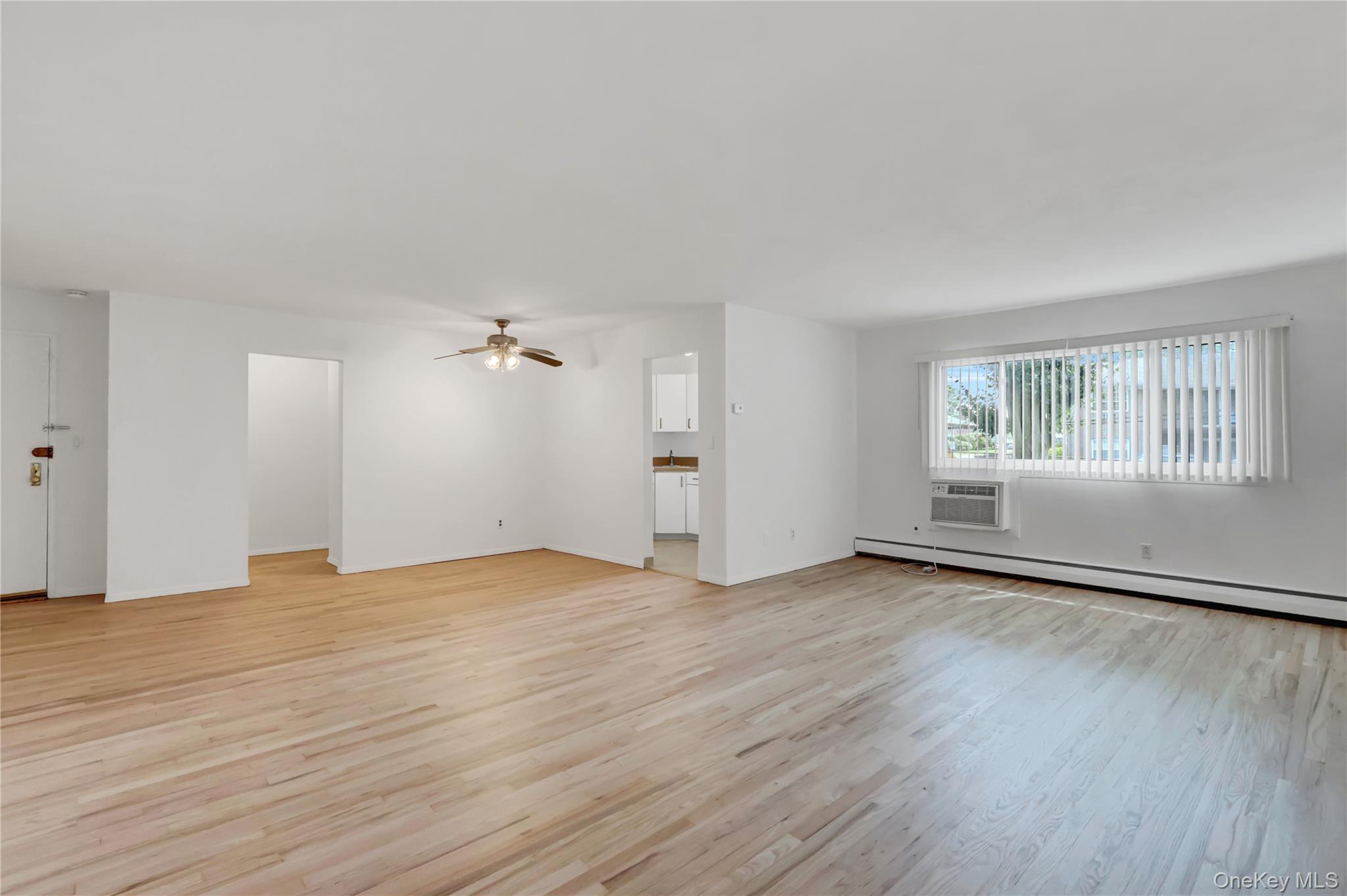 742 Deer Park Avenue # 8B, North Babylon, NY 11703