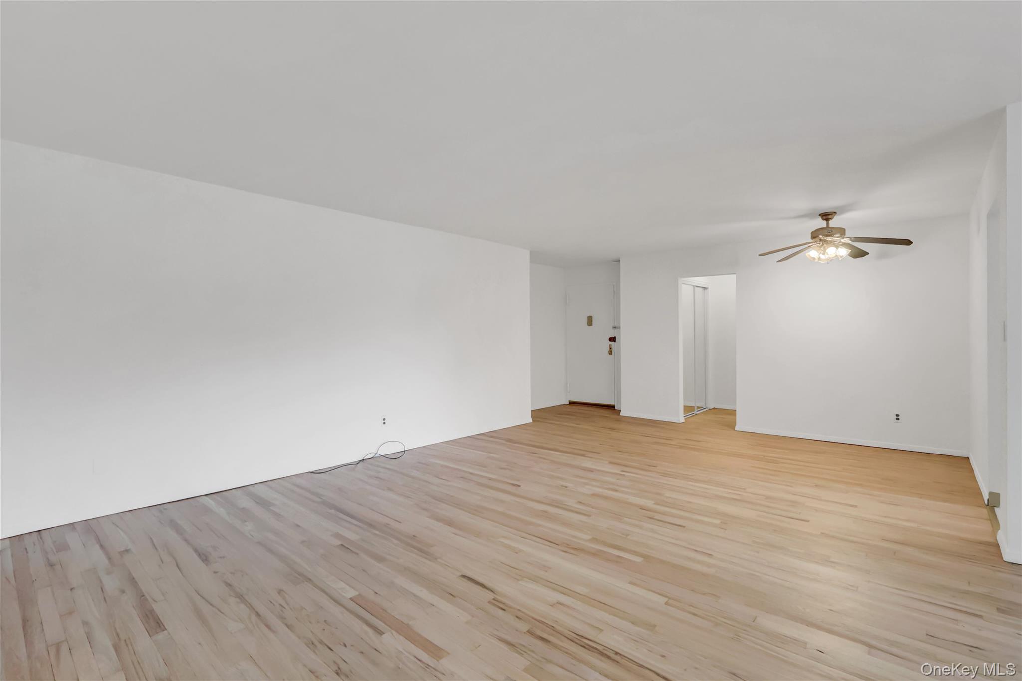 742 Deer Park Avenue # 8B, North Babylon, NY 11703