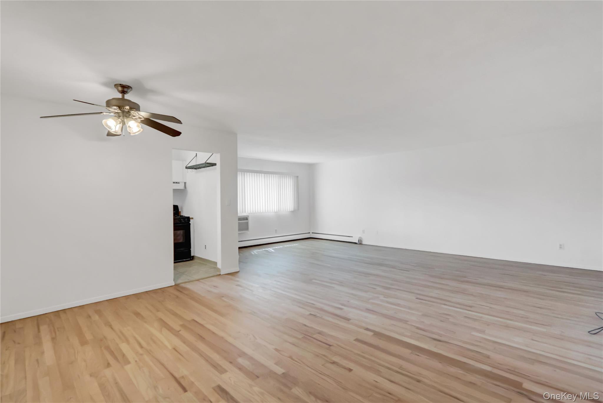 742 Deer Park Avenue # 8B, North Babylon, NY 11703