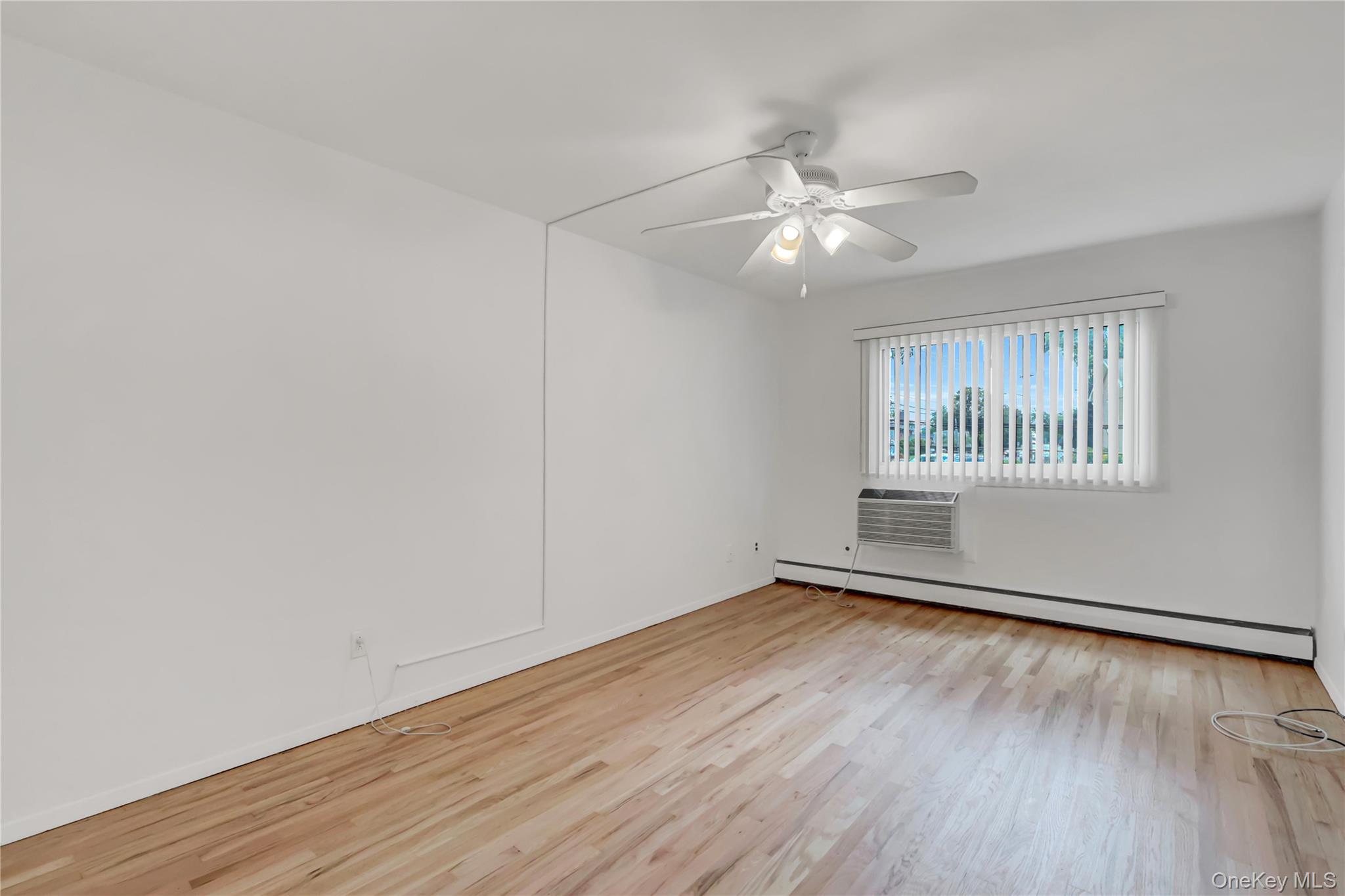 742 Deer Park Avenue # 8B, North Babylon, NY 11703