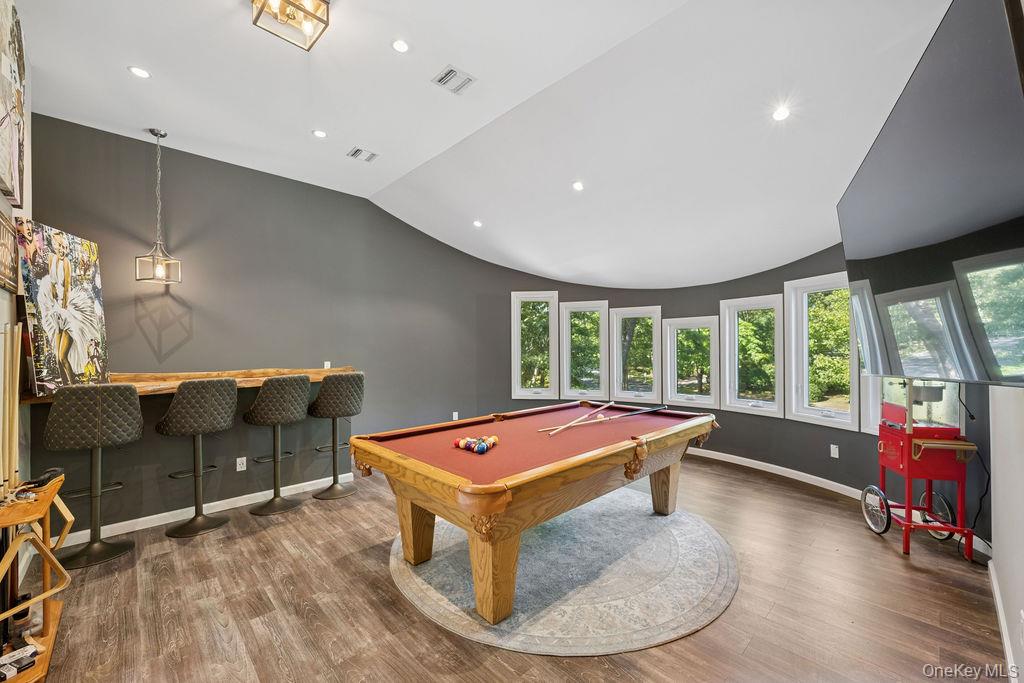 30 Lone Oak Path, Smithtown, NY 11787