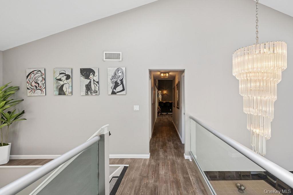 30 Lone Oak Path, Smithtown, NY 11787