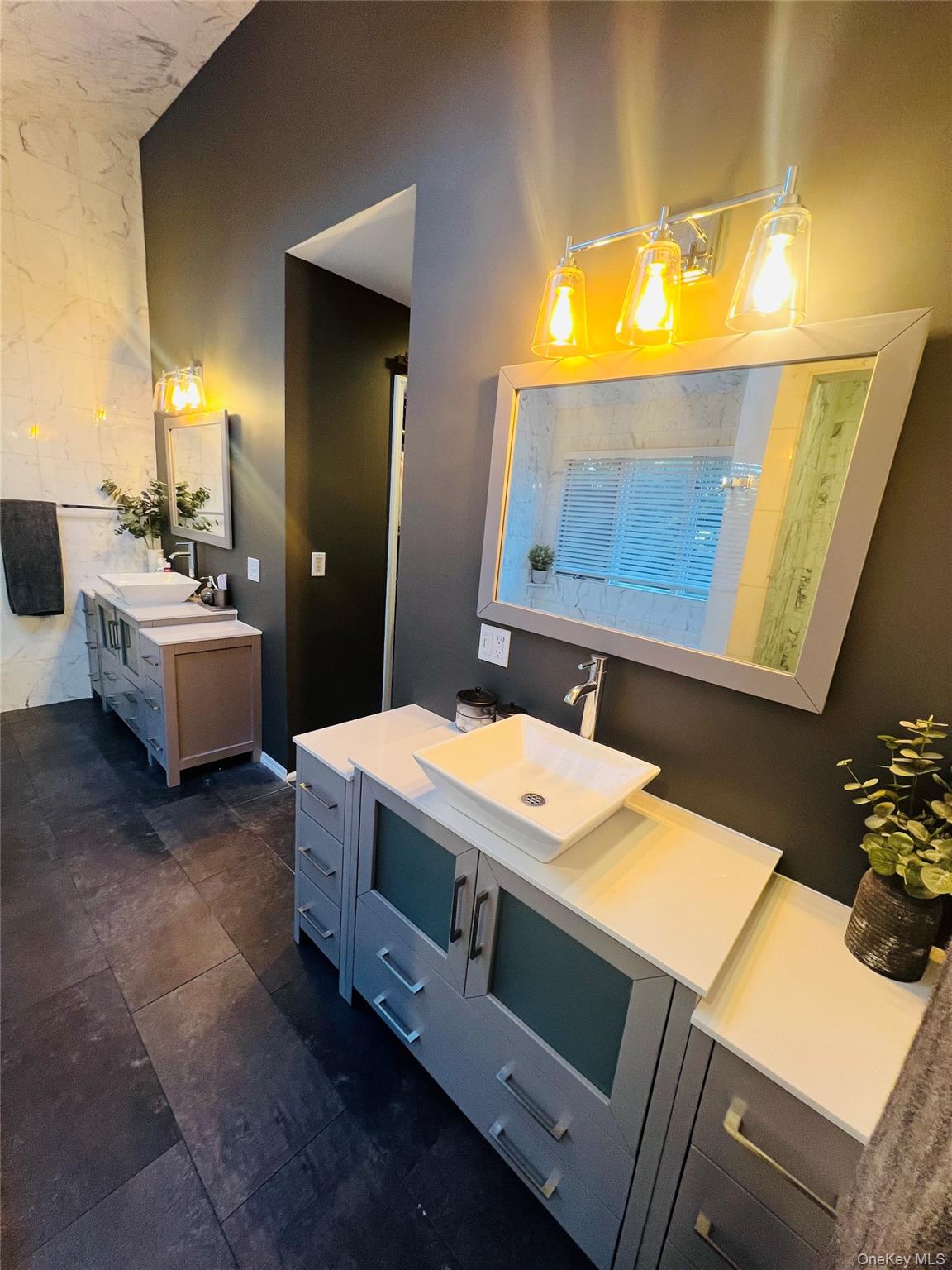 30 Lone Oak Path, Smithtown, NY 11787