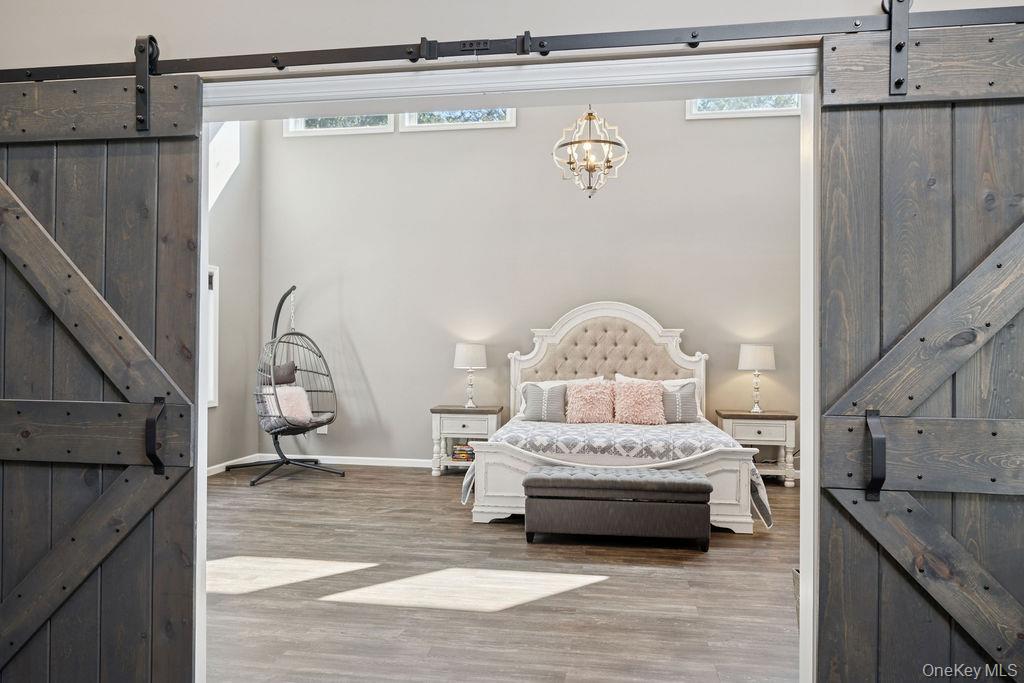 30 Lone Oak Path, Smithtown, NY 11787