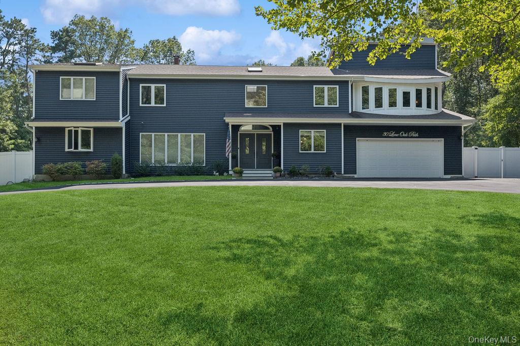 30 Lone Oak Path, Smithtown, NY 11787