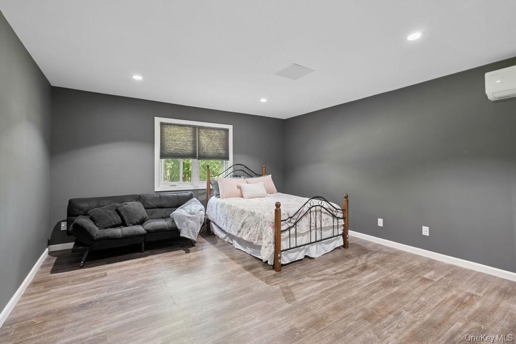 30 Lone Oak Path, Smithtown, NY 11787