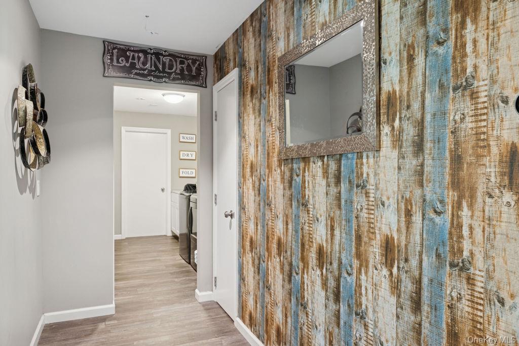 30 Lone Oak Path, Smithtown, NY 11787