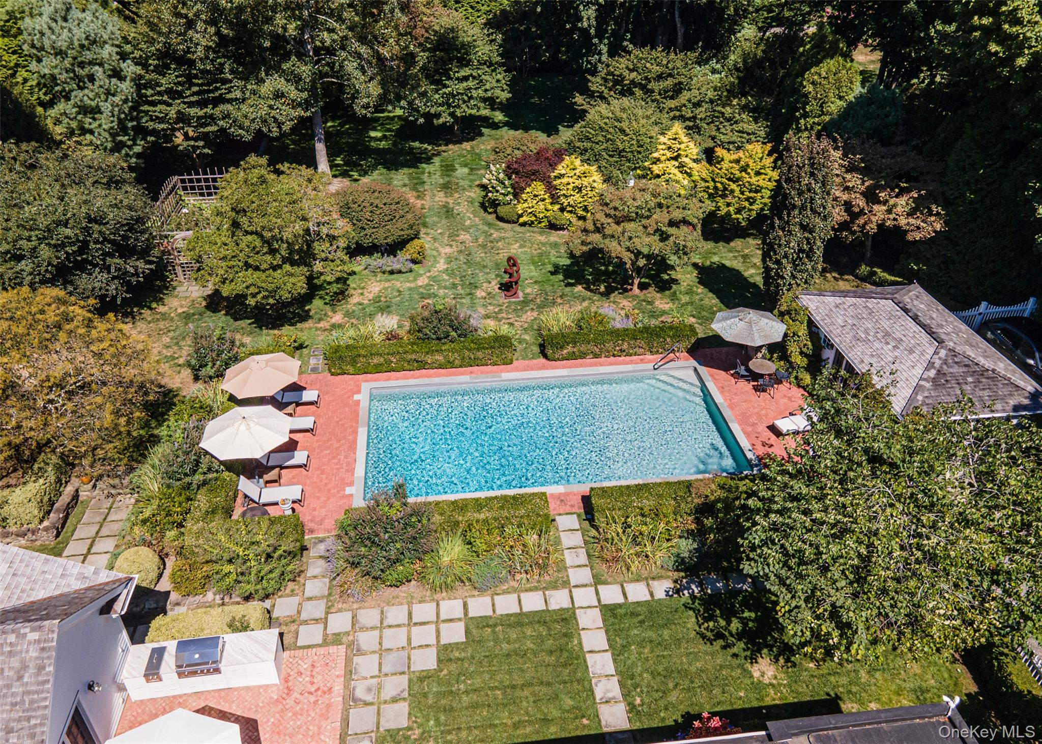 92 S Country Road, Remsenburg, NY 11960