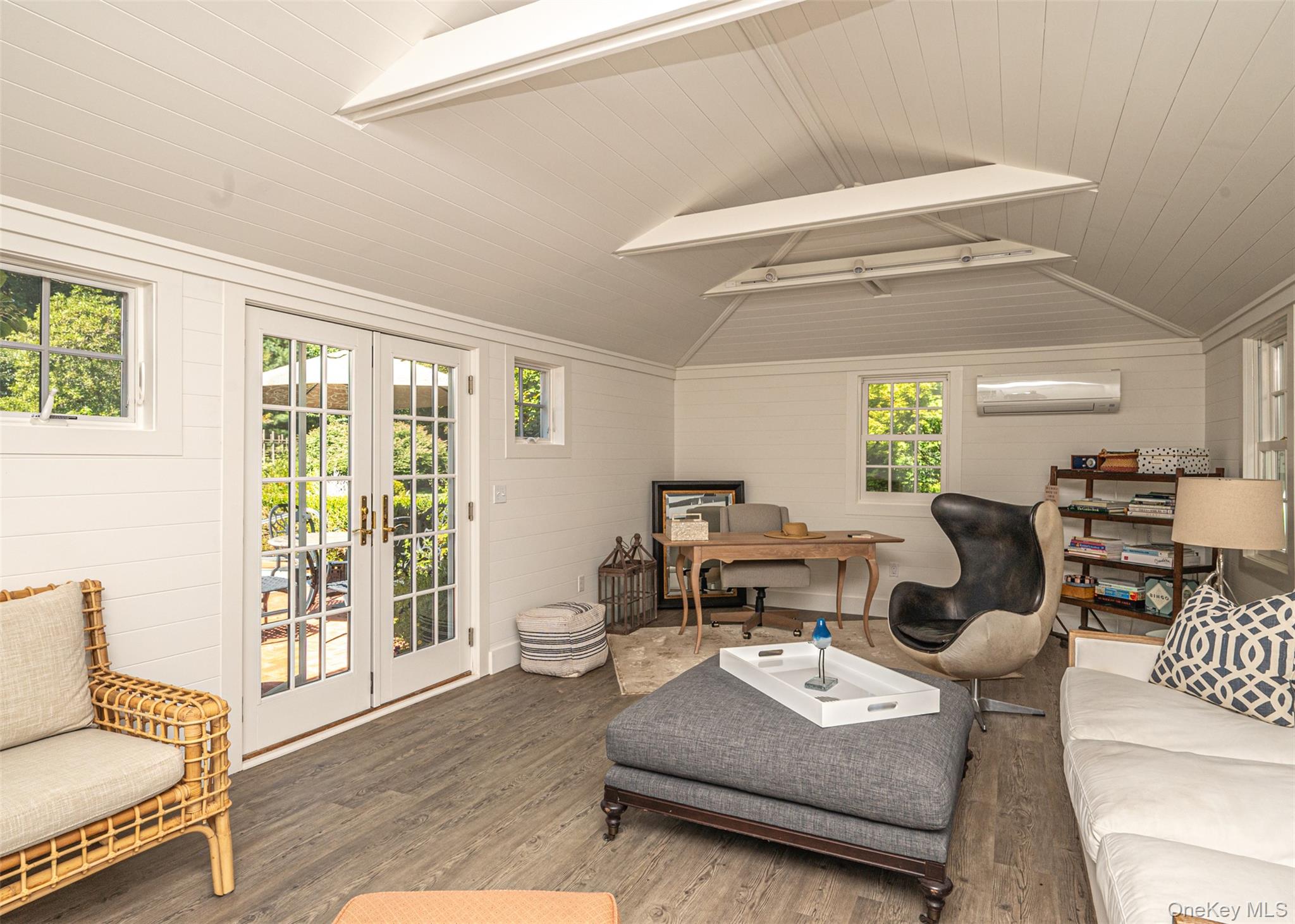 92 S Country Road, Remsenburg, NY 11960