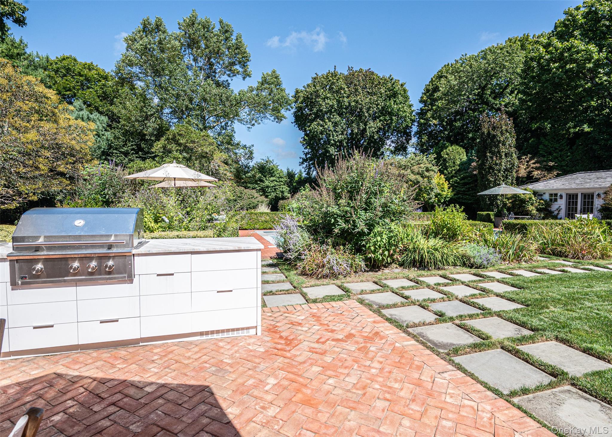 92 S Country Road, Remsenburg, NY 11960