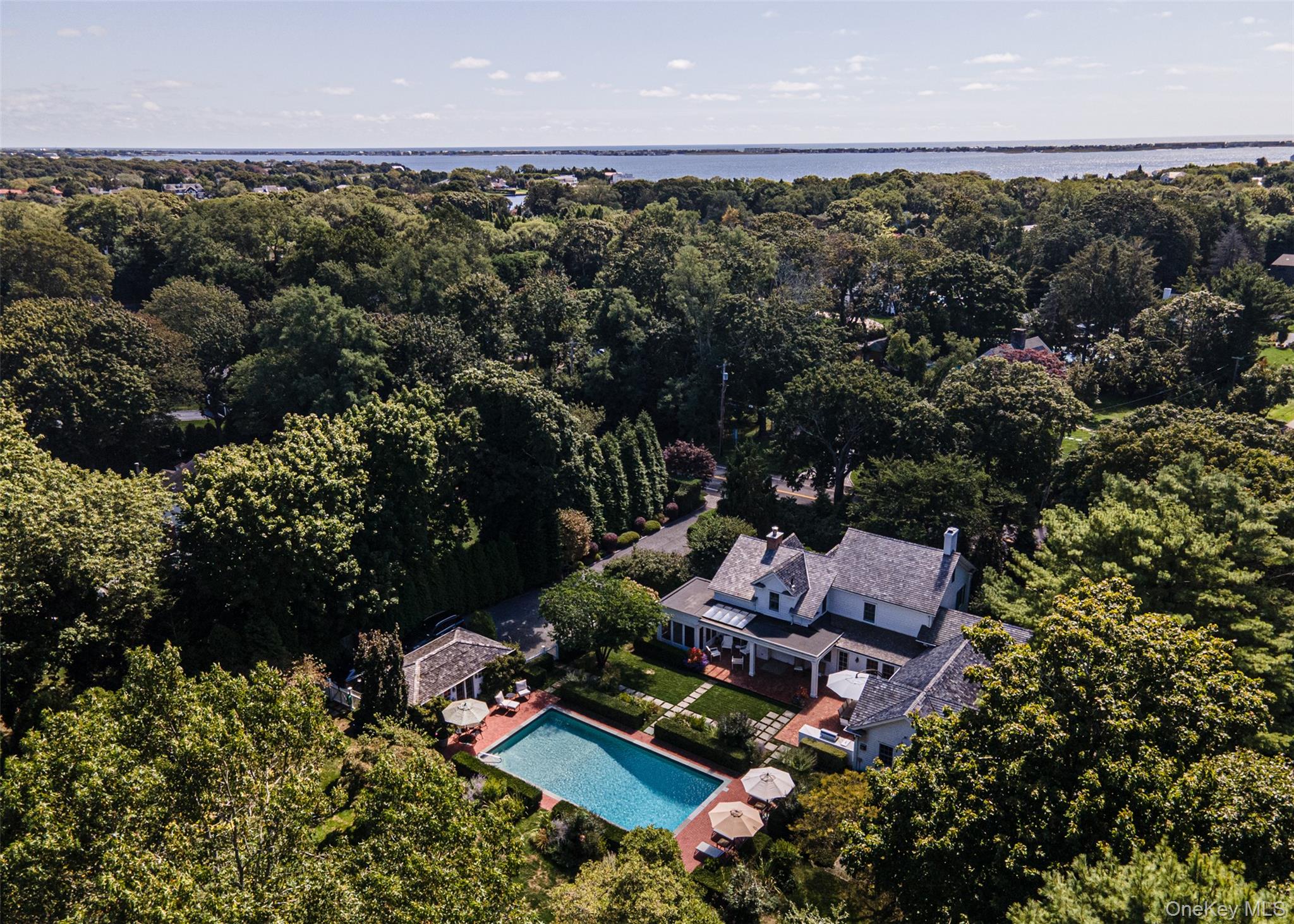 92 S Country Road, Remsenburg, NY 11960