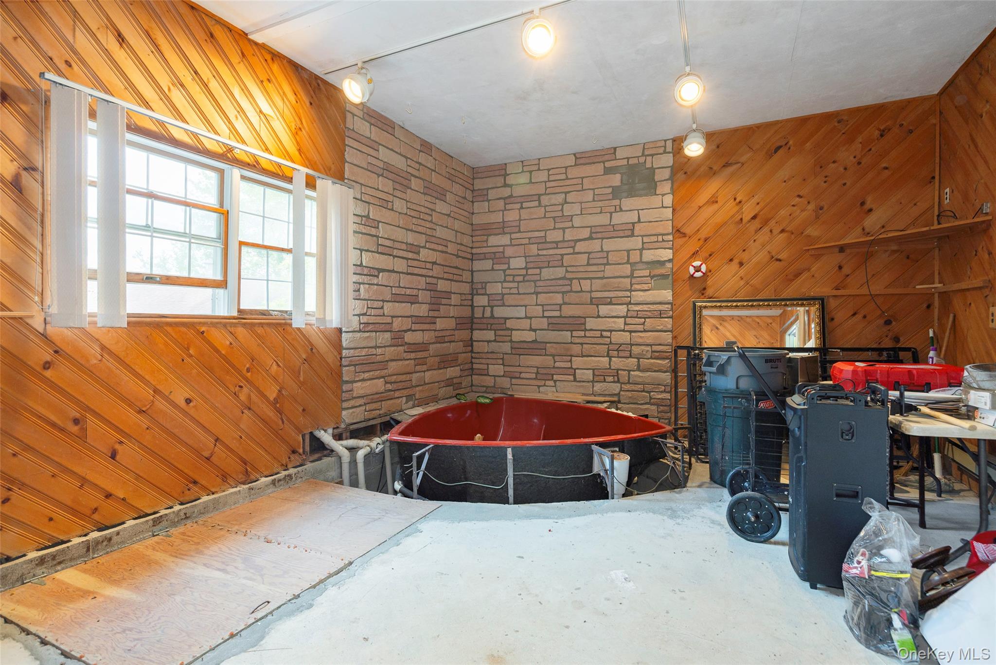 993 State Route 32, Wallkill, NY 12589