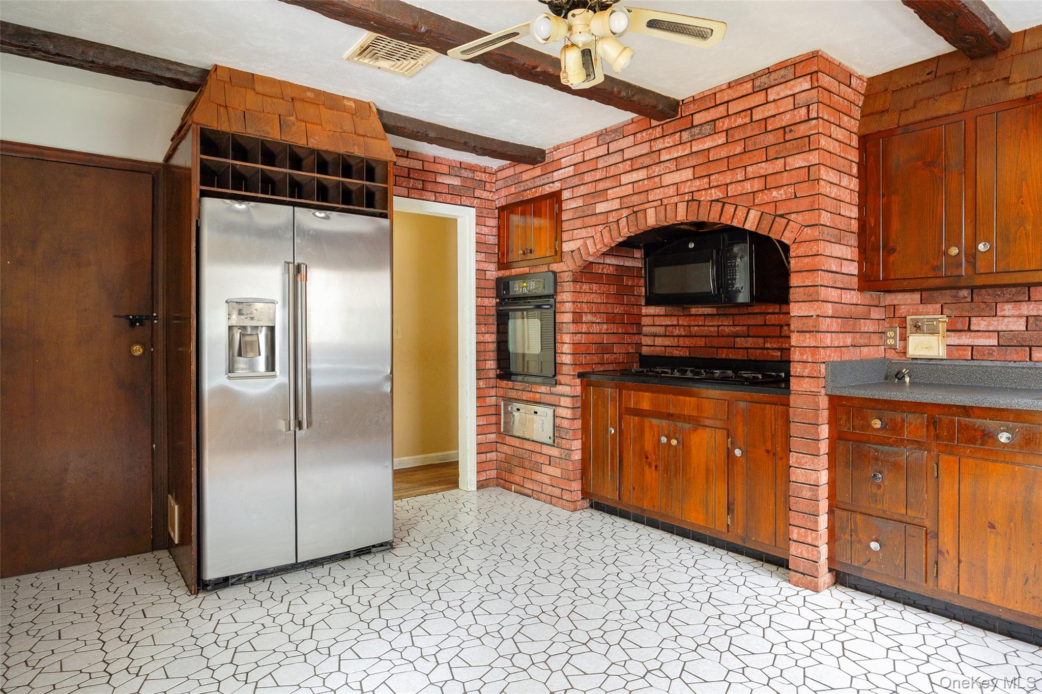 993 State Route 32, Wallkill, NY 12589