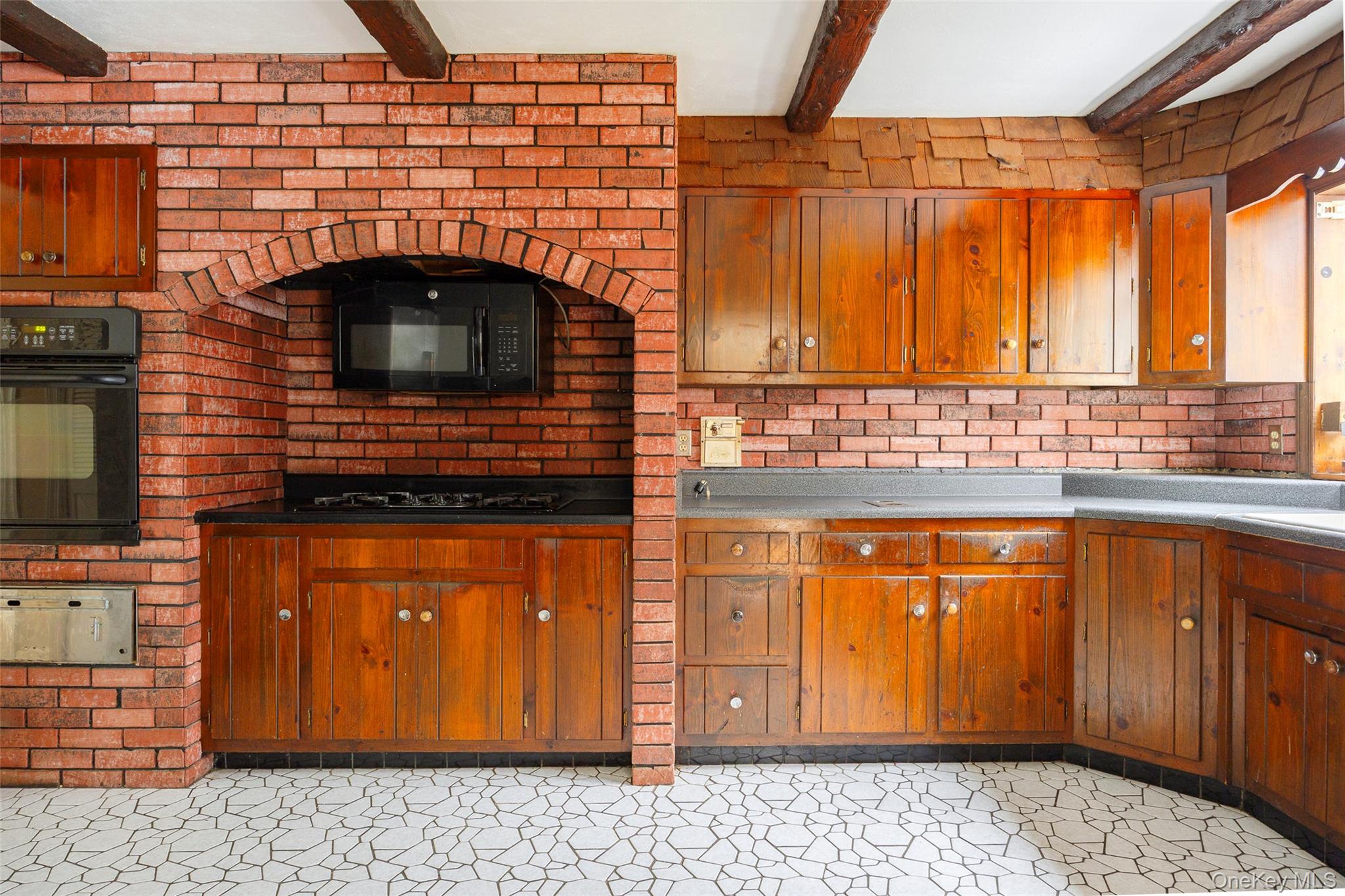 993 State Route 32, Wallkill, NY 12589